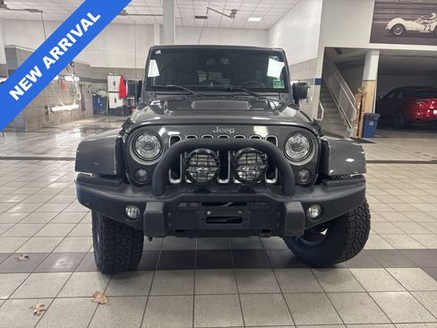Used 2017 Jeep Wrangler Unlimited Sahara w/ Connectivity Group image 3