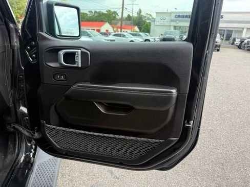 Used 2023 Jeep Wrangler Unlimited Sahara AWD/4WD image 40