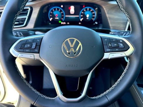 New 2026 Volkswagen Atlas SE image 12