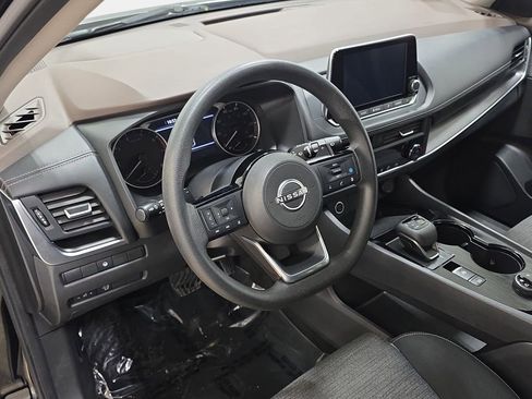 Used 2023 Nissan Rogue SV image 16