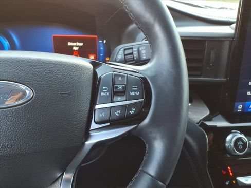 Certified 2022 Ford Explorer Platinum w/ Equipment Group 601A image 18