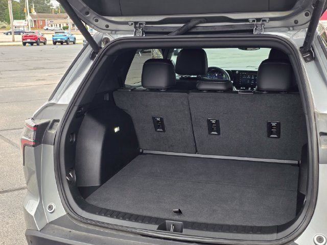 Used 2026 Chevrolet Equinox LT w/ Convenience Package II FWD image 11