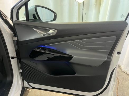 Used 2023 Volkswagen ID.4 Pro S image 11