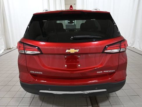 Used 2022 Chevrolet Equinox Premier AWD/4WD image 12
