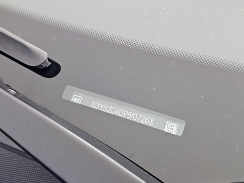 Used 2023 Chevrolet Corvette Stingray Preferred Cpe w/ Z51 Performance Package image 38