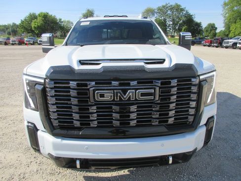 New 2026 GMC Sierra 2500 Denali Ultimate AWD/4WD image 11