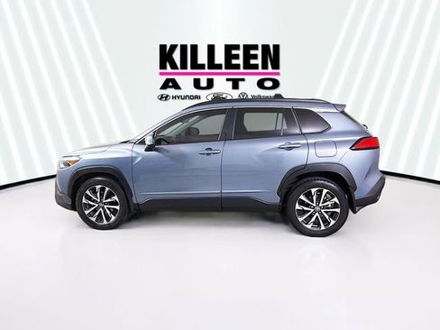 Used 2024 Toyota Corolla Cross XLE w/ Convenience Package FWD image 4