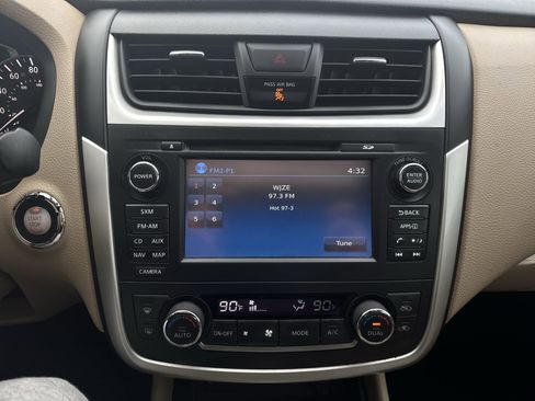 Used 2016 Nissan Altima 2.5 SL w/ 2.5 Technology Package image 14