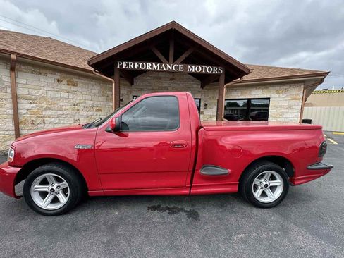 Used 2004 Ford F150 Lightning RWD image 2