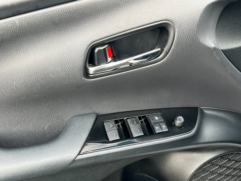 Used 2019 Toyota Prius XLE image 12