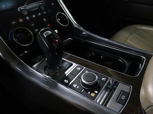 Used 2019 Land Rover Range Rover Sport HSE AWD/4WD image 16