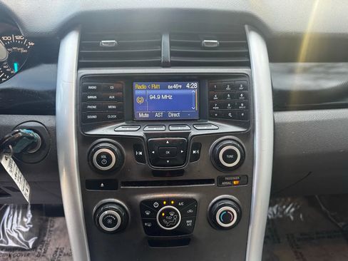 Used 2011 Ford Edge SE image 16