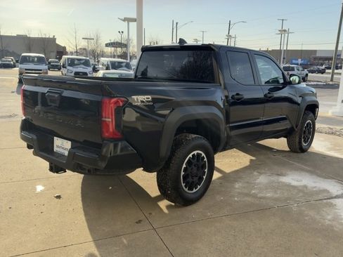 Used 2024 Toyota Tacoma TRD Off-Road image 3
