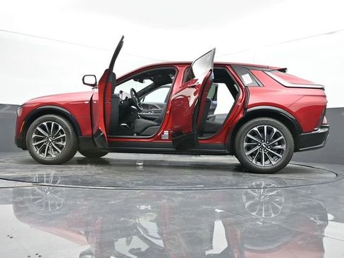 New 2025 Cadillac Lyriq Sport image 67