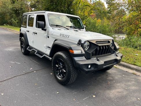 Used 2020 Jeep Wrangler Unlimited Sport image 1