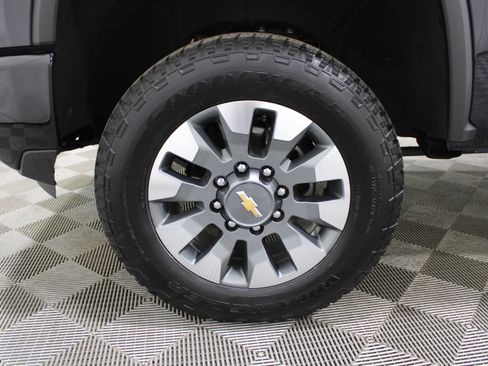 Used 2024 Chevrolet Silverado 2500 Custom w/ Custom Convenience Package image 36