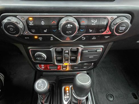 Used 2023 Jeep Wrangler Unlimited Rubicon 392 image 31