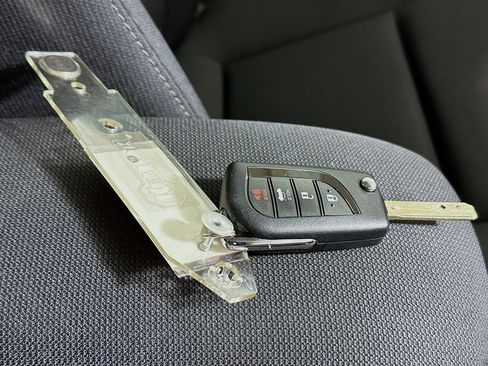 Used 2025 Toyota Corolla LE image 32