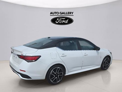Used 2024 Nissan Sentra SR w/ SR Premium Package FWD image 5