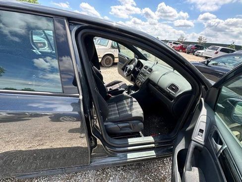 Used 2012 Volkswagen Golf 4-Door FWD image 29