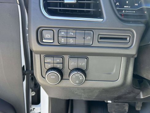 Used 2022 Chevrolet Tahoe Z71 AWD/4WD image 21