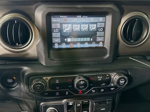 Used 2021 Jeep Wrangler Unlimited Sport image 18