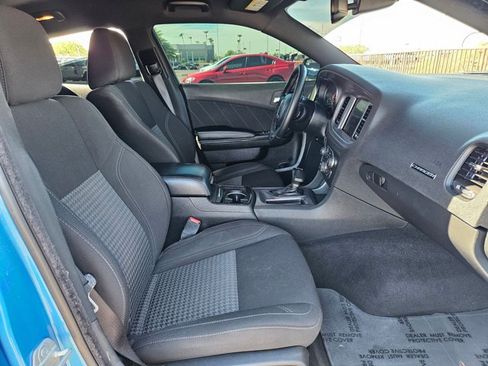 Used 2023 Dodge Charger SXT w/ Blacktop Package AWD/4WD image 25