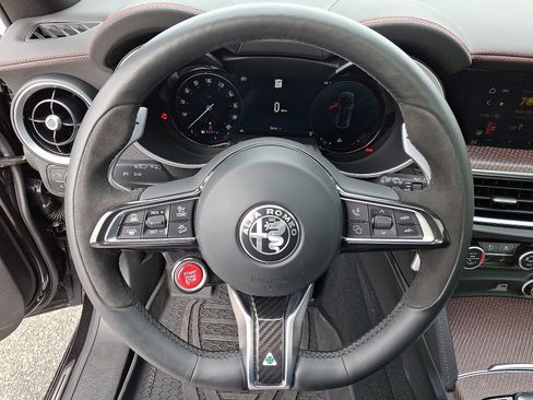 Used 2024 Alfa Romeo Stelvio Quadrifoglio image 19