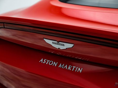 Used 2019 Aston Martin V8 Vantage Coupe image 35