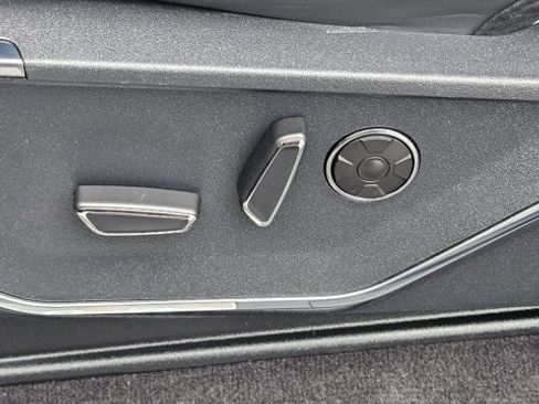 Certified 2022 Ford F150 Platinum w/ Equipment Group 701A High image 14