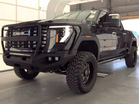 Used 2024 GMC Sierra 2500 Denali Ultimate AWD/4WD image 1