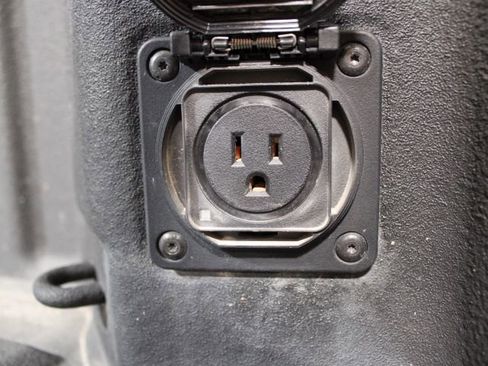 Used 2024 GMC Sierra 2500 AT4 w/ Technology Package image 50