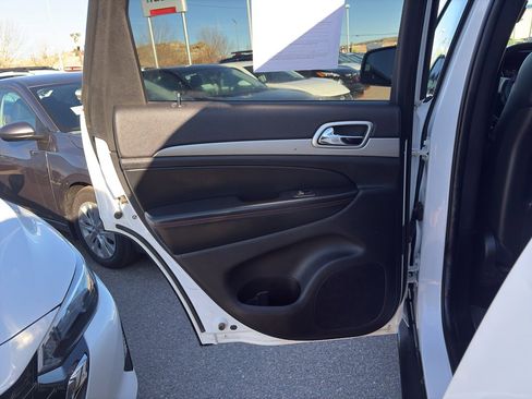 Used 2013 Jeep Grand Cherokee Trailhawk image 12