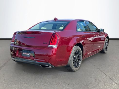 Certified 2023 Chrysler 300 Touring L w/ Comfort Group image 7