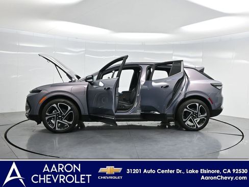 New 2025 Chevrolet Equinox EV LT w/ Convenience Package II image 43