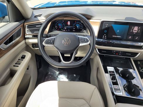 Certified 2025 Volkswagen Atlas SE AWD/4WD image 18