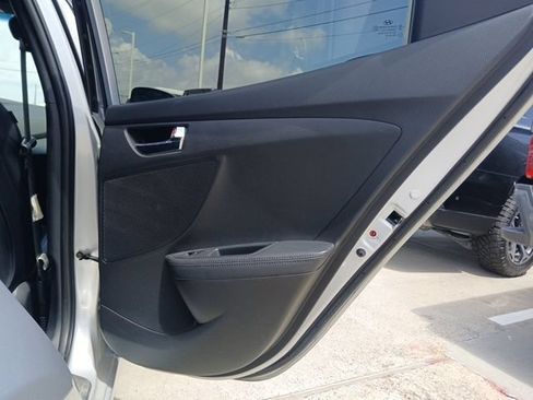 Used 2016 Hyundai Veloster w/ Option Group 03 FWD image 9