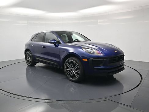 Used 2024 Porsche Macan AWD/4WD image 35