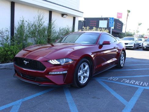Used 2018 Ford Mustang Coupe RWD image 3