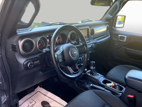 Used 2018 Jeep Wrangler Unlimited Sport S AWD/4WD image 17