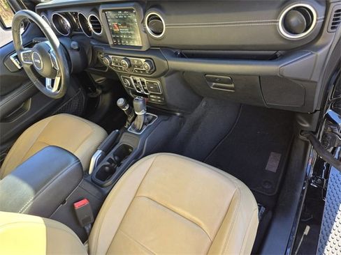 Used 2018 Jeep Wrangler Unlimited Sahara image 19