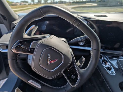 Used 2025 Chevrolet Corvette Z06 image 16