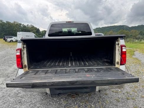 Used 2016 Ford F250 XLT w/ XLT Value Package AWD/4WD image 8