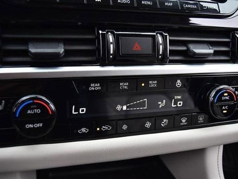 Certified 2024 Nissan Pathfinder SL image 19