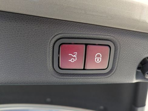 Used 2021 Mercedes-Benz E 350 Sedan image 18