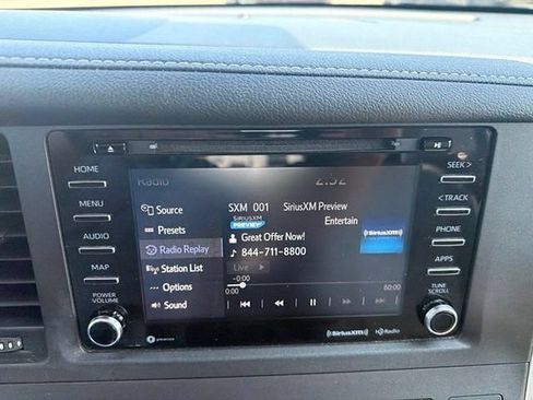 Used 2020 Toyota Sienna XLE Premium FWD image 22