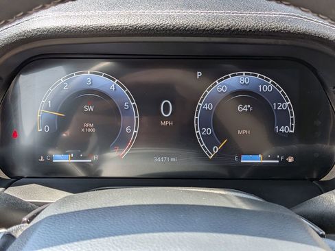 Used 2023 Jeep Grand Cherokee Limited w/ Black Appearance Package AWD/4WD image 16