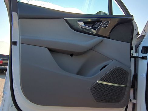 Used 2022 Audi Q7 Premium Plus image 15