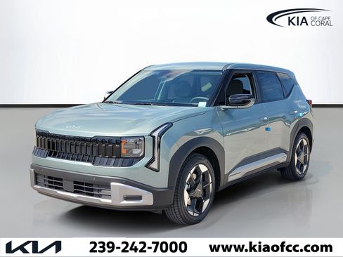 New 2027 Kia Seltos S FWD image 3
