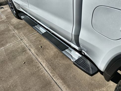 New 2026 GMC Sierra 1500 SLT image 13